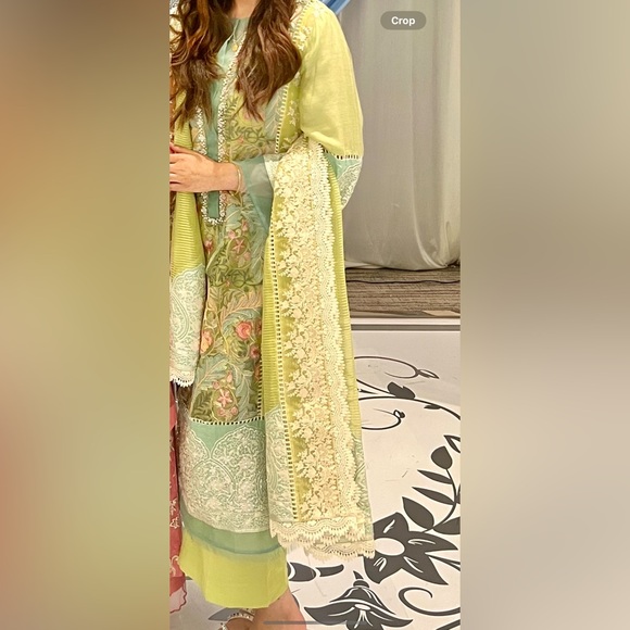 Saira Shakira 3 pc outfit. Pakistani Designer dress - Picture 2 of 2